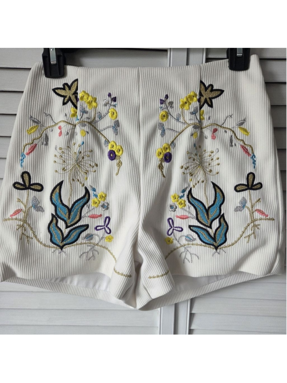Women's Unbranded High Waist Shorts with Floral Embroidery size Small